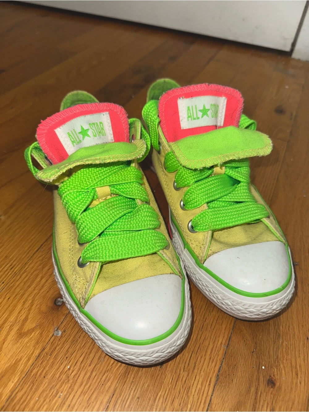 double tongue converse